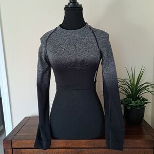 Gymshark Adapt Ombre Crop Top Grey Black Size Small Active Top Long Sleeved